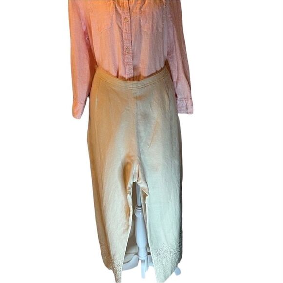 Larry Levine NWT linen lined cropped pants beautiful embroidery at the hem - Picture 1 of 13